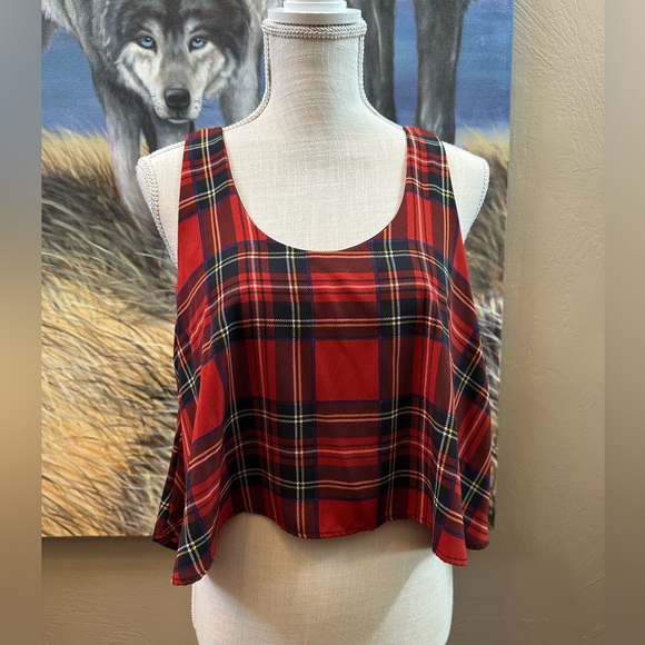 Lovely Day sz LG tartan plaid red and black sleeveless cropped top - Picture 3 of 7